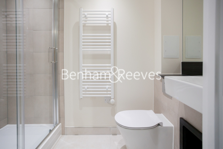 3 bedrooms flat to rent in Lensview Close, Harrow, HA1-image 4