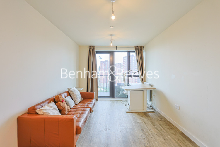 1  bedroom flat to rent in North End Road, Wembley, HA9-image 1