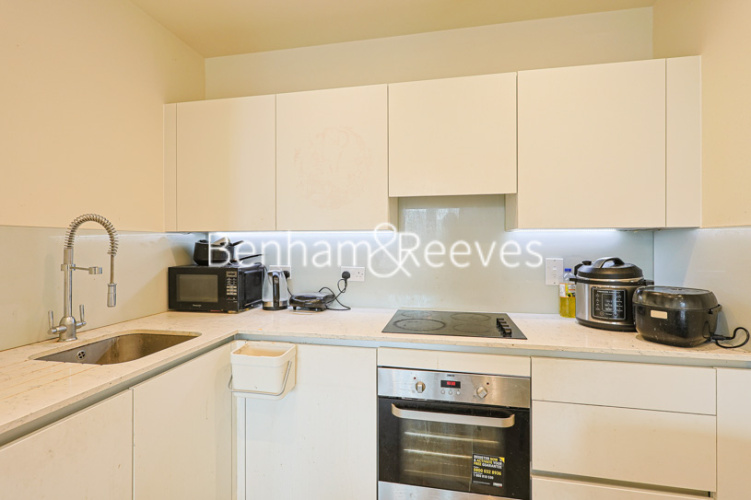 1  bedroom flat to rent in North End Road, Wembley, HA9-image 2