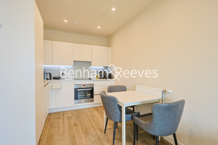 1  bedroom flat to rent in North End Road, Wembley, HA9-image 8