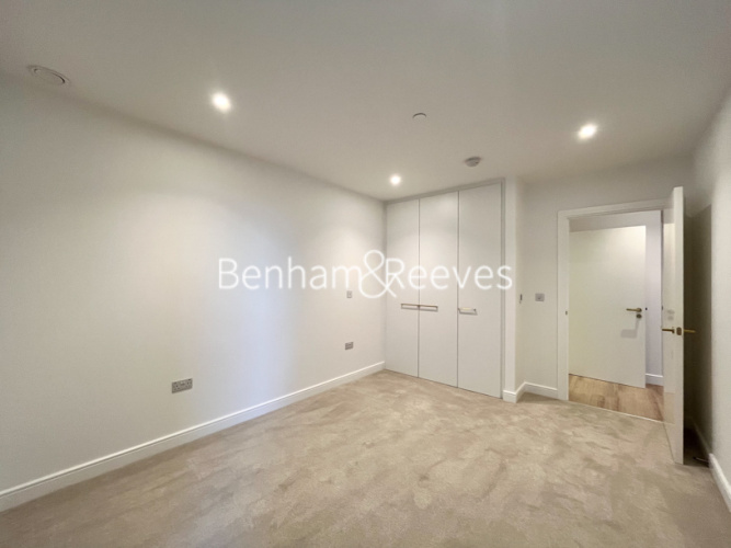 1 bedroom flat to rent in Quay Walk, Grand Union, HA0-image 2