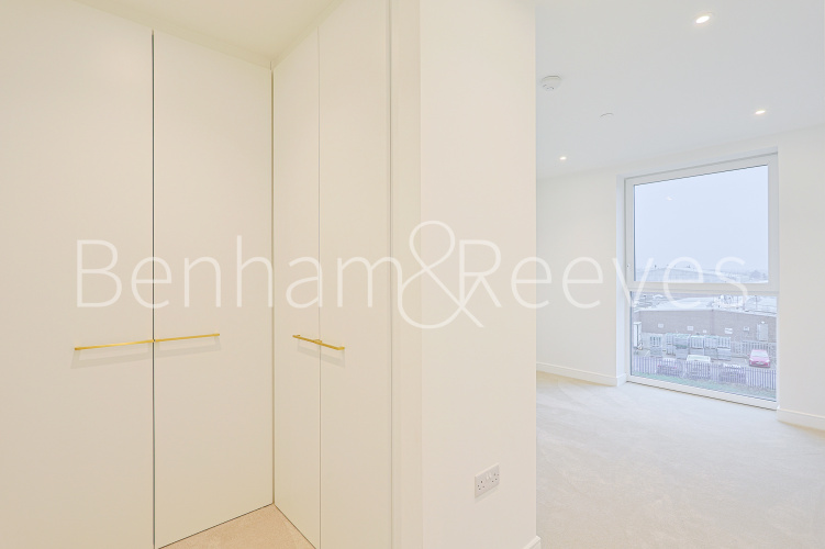 2 bedrooms flat to rent in Quay Walk, Grand Union, HA0-image 16