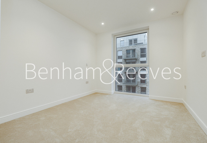 1 bedroom flat to rent in Quay Walk, Grand Union, HA0-image 11