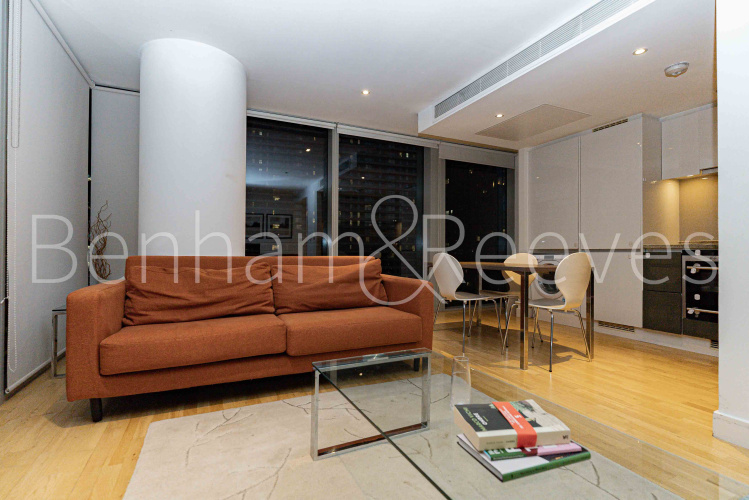 2 bedrooms flat to rent in Landmark east tower, Marsh wall, E14-image 13