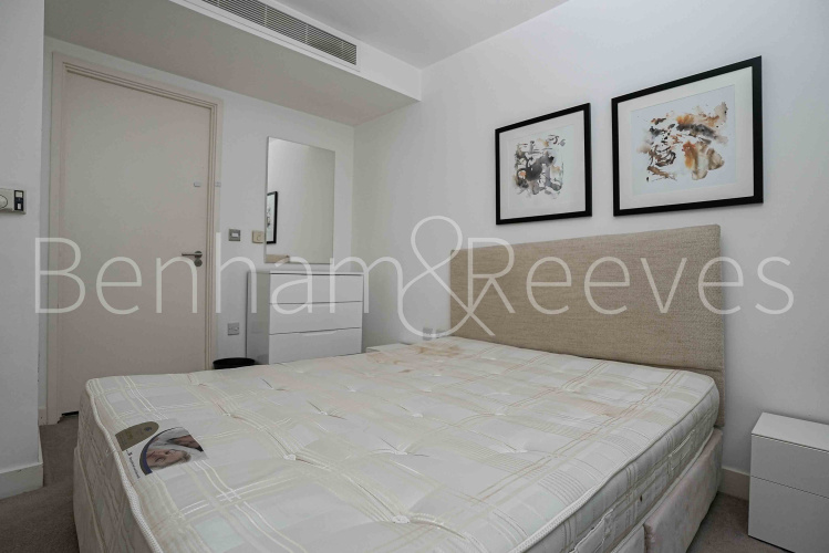 2 bedrooms flat to rent in Landmark east tower, Marsh wall, E14-image 25