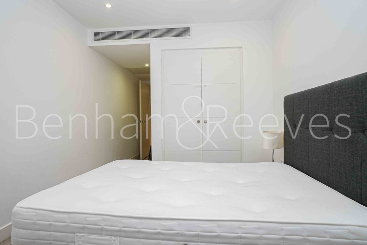 2 bedrooms flat to rent in Landmark east tower, Marsh wall, E14-image 26