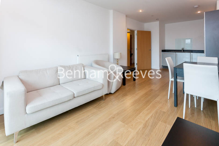 1  bedroom flat to rent in Ross Way, Langdon Park, E14-image 1