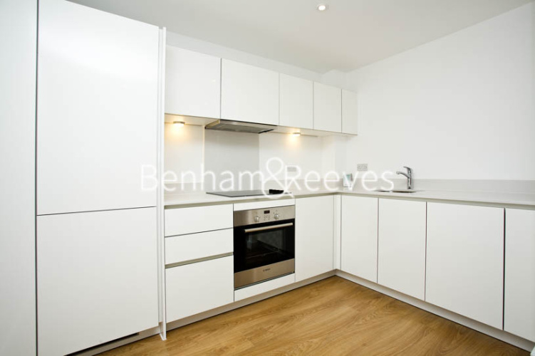 2  bedrooms flat to rent in Seven Sea Gardens, Canary Wharf, E3-image 2