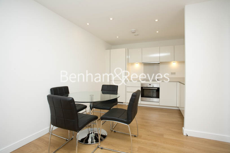 2  bedrooms flat to rent in Seven Sea Gardens, Canary Wharf, E3-image 3