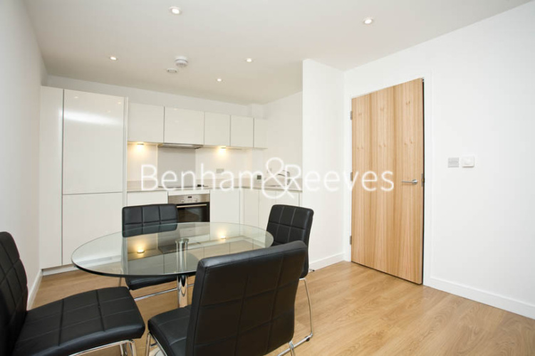 2  bedrooms flat to rent in Seven Sea Gardens, Canary Wharf, E3-image 9