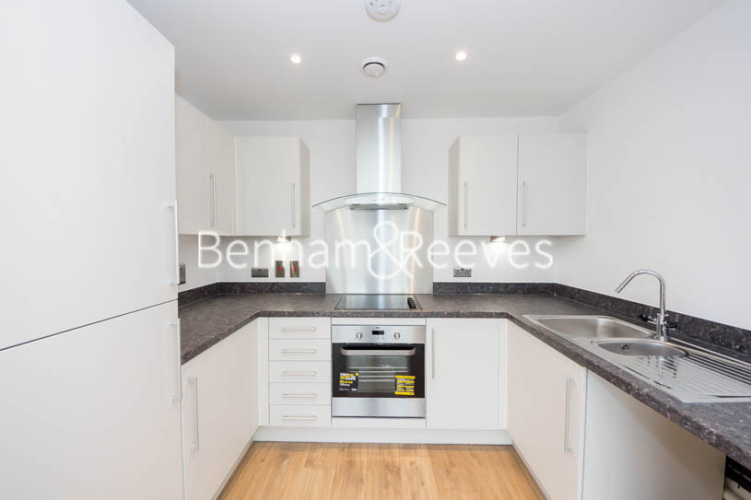 1  bedroom flat to rent in Royal Dockside, Beckton, E16-image 2