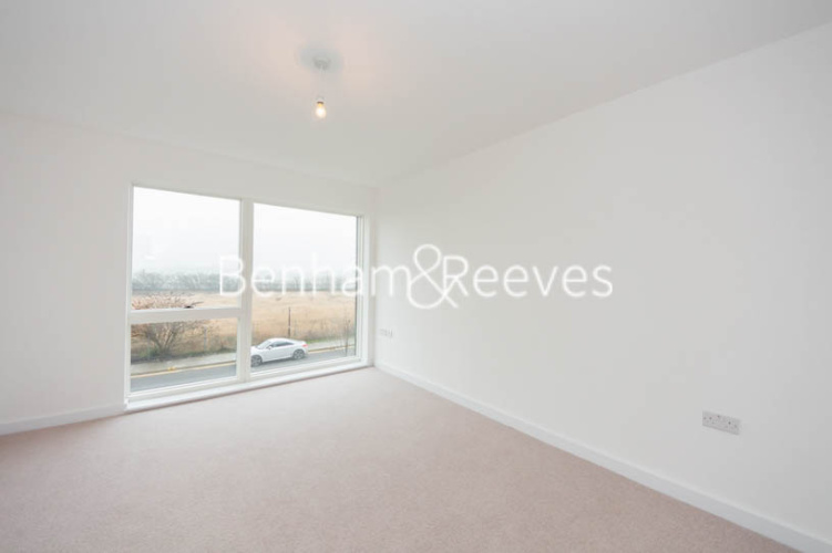 1  bedroom flat to rent in Royal Dockside, Beckton, E16-image 3