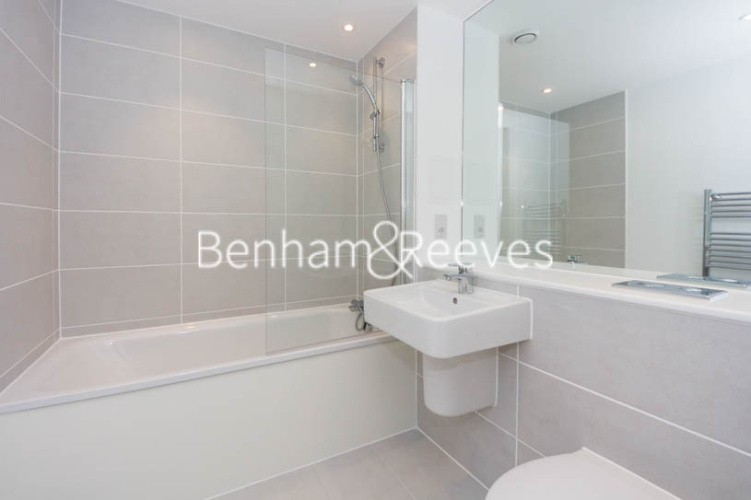 1  bedroom flat to rent in Royal Dockside, Beckton, E16-image 4