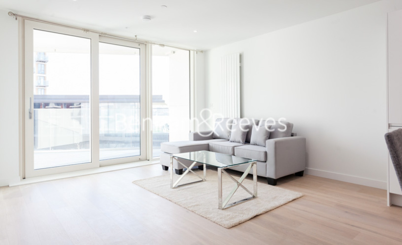 1 bedroom flat to rent in Royal Crest Avenue, Canary Wharf, E16-image 1