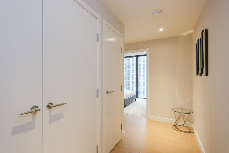 1 bedroom flat to rent in Hampton Tower, South Quay Plaza, E14-image 20