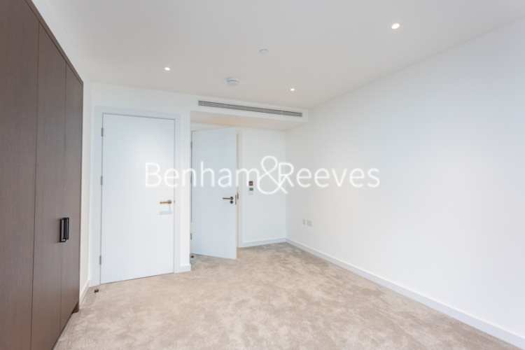 2 bedrooms flat to rent in Landmark Pinnacle, Marsh Wall, E14-image 2