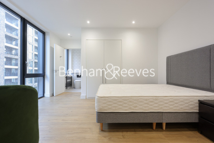 Studio flat to rent in Blair Street, Aberfeldy Village, E14-image 8