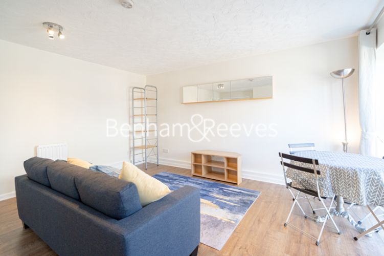 2 bedrooms flat to rent in Lancaster Hall, Wesley Avenue, E16-image 7