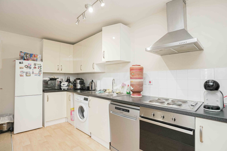 2 bedrooms flat to rent in Westwood House, Millharbour, E14-image 2