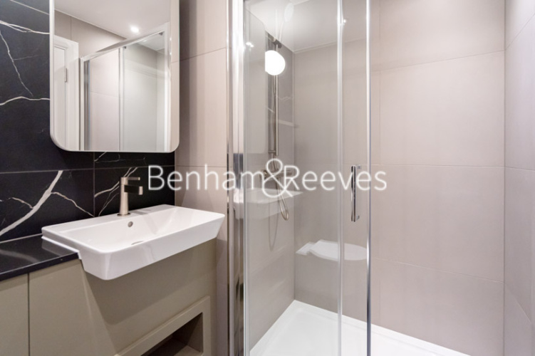 2 bedrooms flat to rent in Western Gateway, Royal Dock, E16-image 4