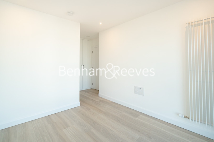 2 bedrooms flat to rent in Western Gateway, Royal Dock, E16-image 13