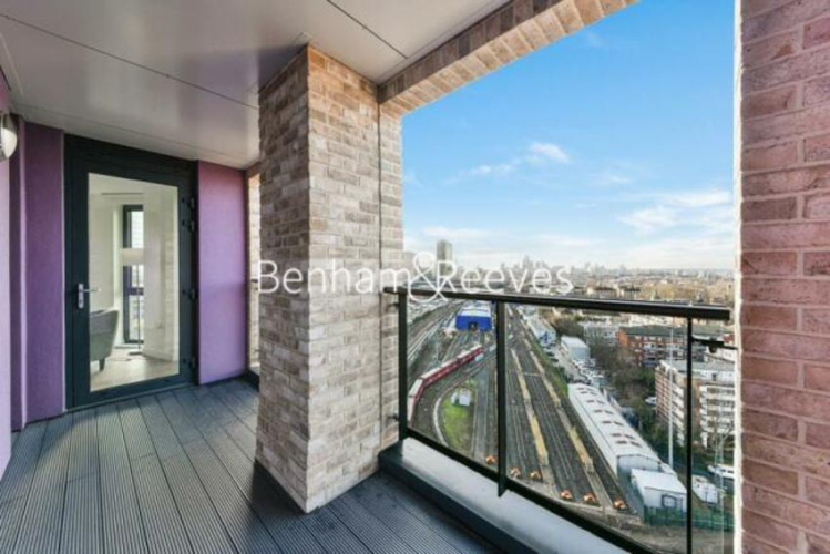 2  bedrooms flat to rent in Williamsburg Plaza ,Canary Wharf, E14-image 5