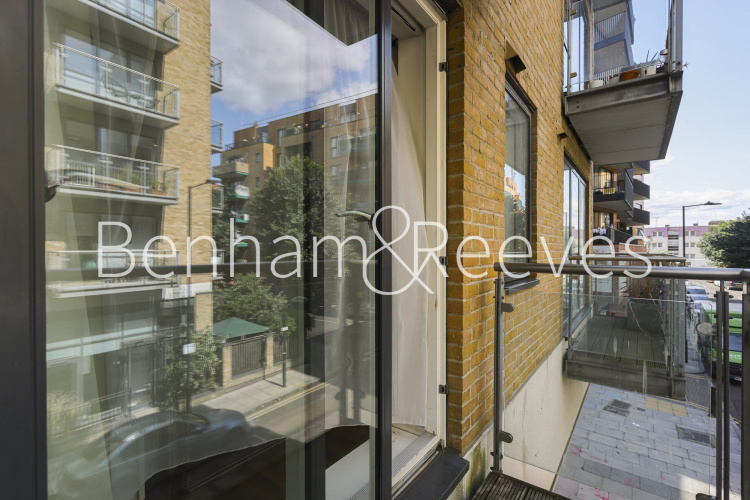 Studio flat to rent in Caspian Wharf, Yeo Street, E3-image 5