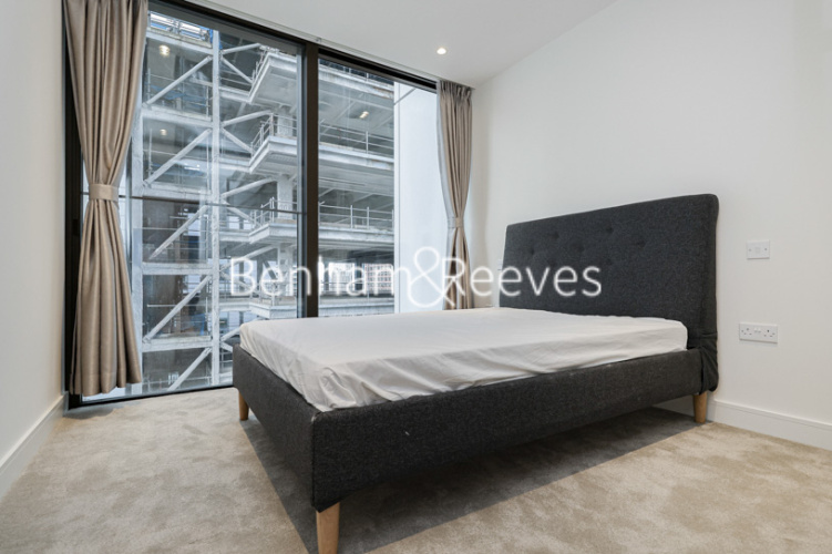 2  bedrooms flat to rent in Harcourt Tower, Canary Wharf, E14-image 8