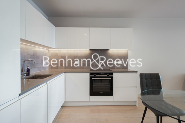 2 bedrooms flat to rent in Bonnet Street, Royal Wharf Riverscape, E16-image 2