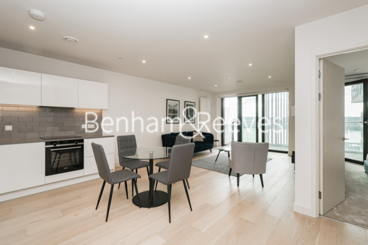 2 bedrooms flat to rent in Bonnet Street, Royal Wharf Riverscape, E16-image 3