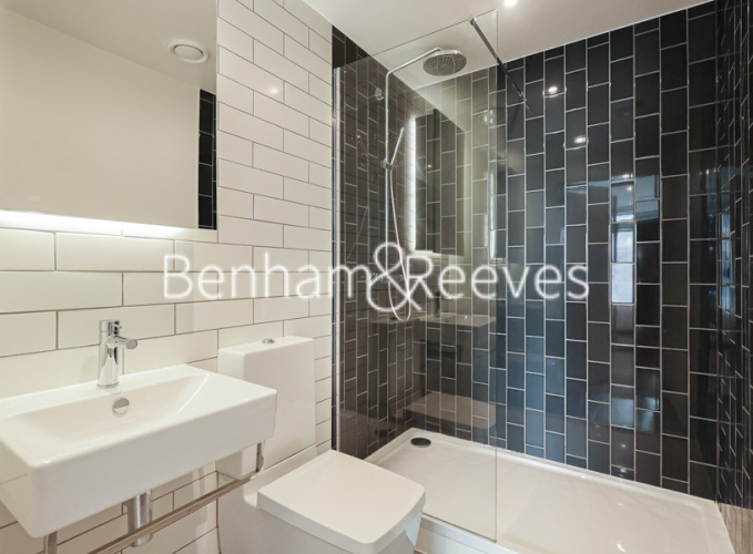 2 bedrooms flat to rent in Bonnet Street, Royal Wharf Riverscape, E16-image 5