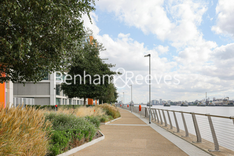 2 bedrooms flat to rent in Bonnet Street, Royal Wharf Riverscape, E16-image 22