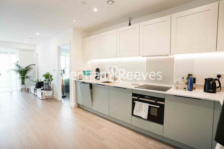 1 bedroom flat to rent in Royal Docks, Canary Wharf, E16-image 2