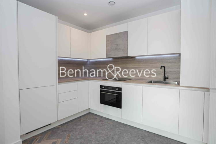 1 bedroom flat to rent in Gillender Street, Canary Wharf, E3-image 2