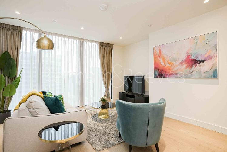 2 bedrooms flat to rent in Harcourt tower, South Quay Plaza, E14-image 9