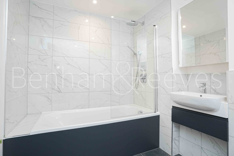 2 bedrooms flat to rent in One Thames Quay, Marsh Wall, E14-image 16