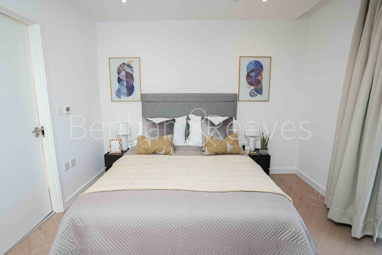 2 bedrooms flat to rent in One Thames Quay, Canary wharf, E14-image 4