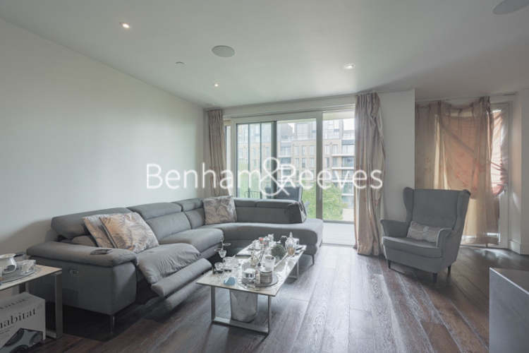 4 bedrooms flat to rent in Central Avenue, Fulham, SW6-image 1