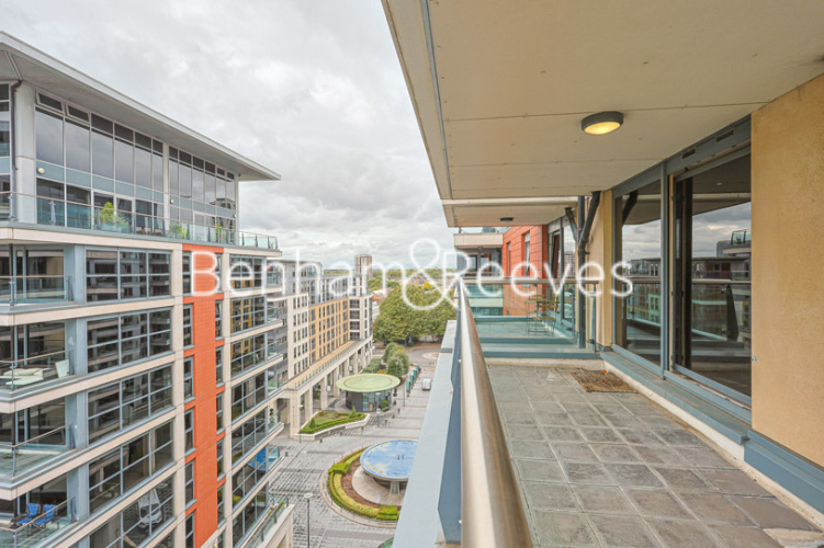 3 bedrooms flat to rent in Thames Point, Imperial Wharf, SW6-image 10