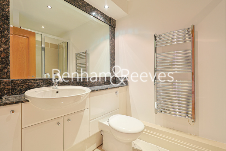 3 bedrooms flat to rent in Thames Point, Imperial Wharf, SW6-image 14