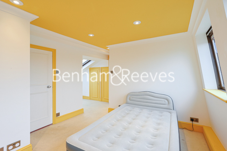 4 bedrooms flat to rent in Rylston Road, Fulham, SW6-image 8