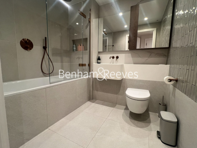 2  bedrooms flat to rent in Saxon House, Parkland Walk,SW6-image 5