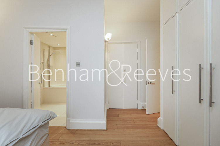 2  bedrooms flat to rent in Carlyle Court, Chelsea Harbour, SW10-image 15