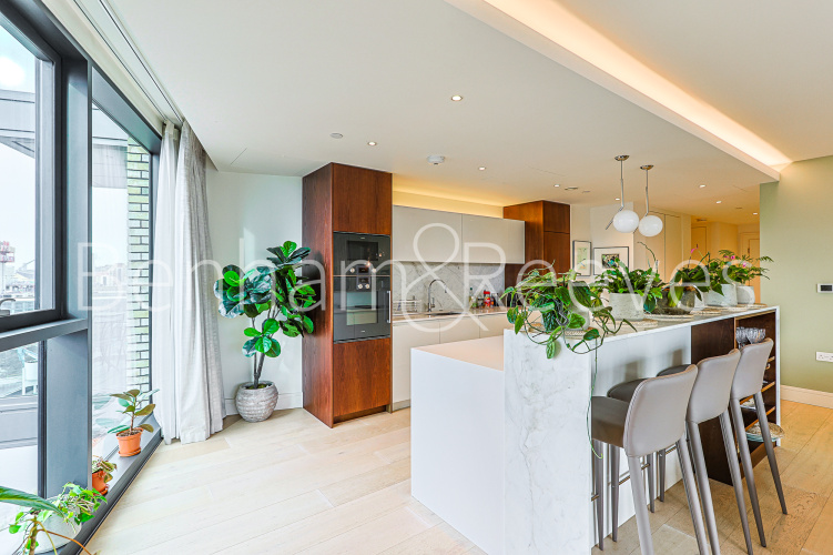 3 bedrooms flat to rent in Lighterman Tower, Chelsea Island, Chelsea, SW10-image 13