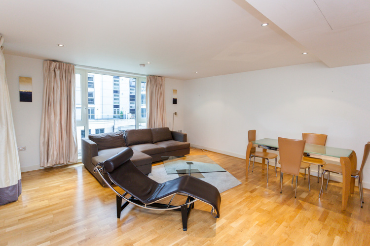 2 bedrooms flat to rent in Marina Point, Fulham, SW6-image 1