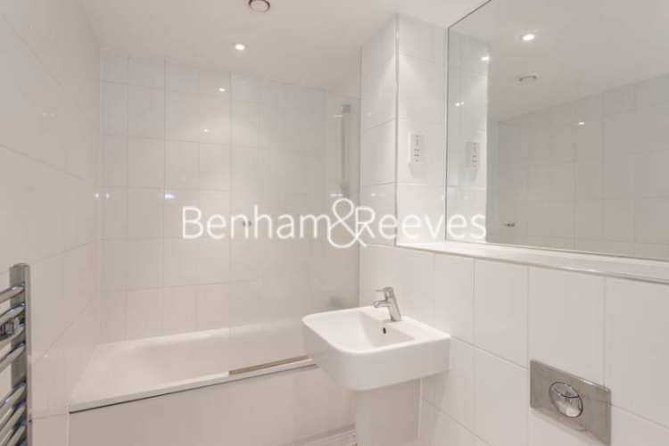 1 bedroom flat to rent in Highbury Stadium Square, Highbury, N5-image 4