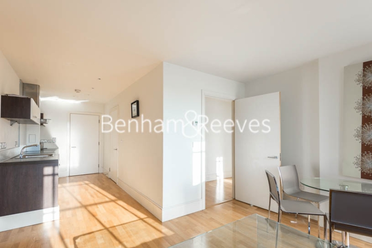 1 bedroom flat to rent in Highbury Stadium Square, Highbury, N5-image 3