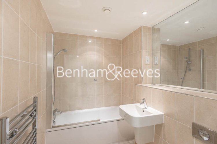 1 bedroom flat to rent in Highbury Stadium Square, Highbury, N5-image 4