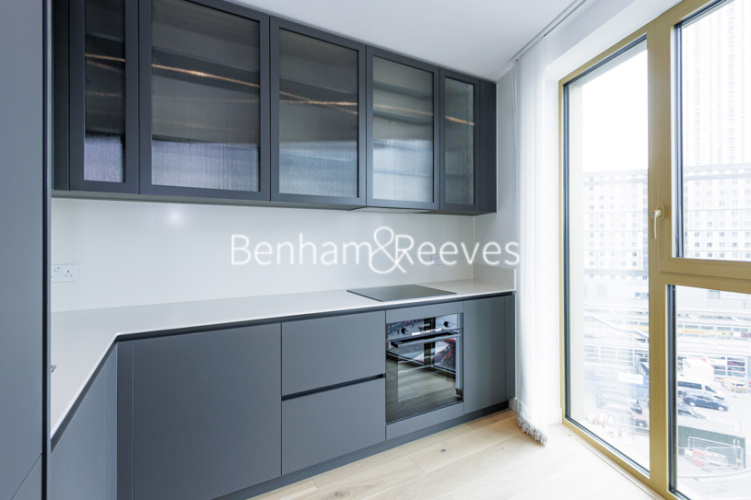 1 bedroom flat to rent in Ashley Road, Tottenham Hale, N17-image 2