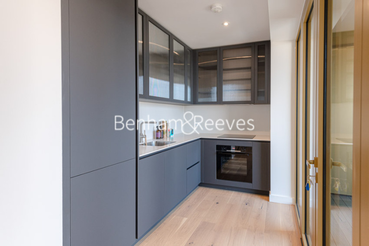 1 bedroom flat to rent in Ashley Road, Tottenham Hale, N17-image 2